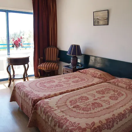 Paphiessa & Hotel 3*