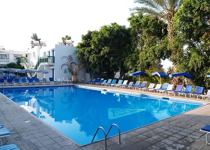 Paphiessa & Hotel 3*