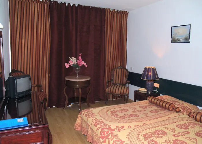 Hotel Paphiessa & Paphos