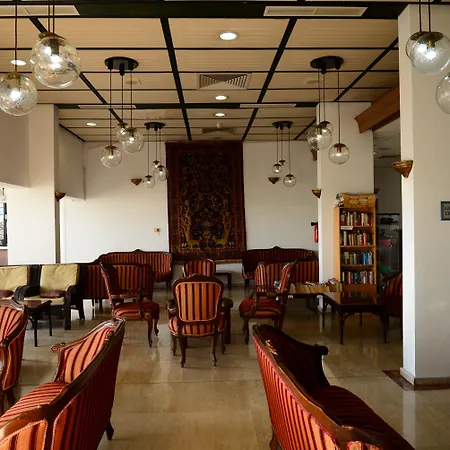 Ξενοδοχείο Paphiessa & 3*