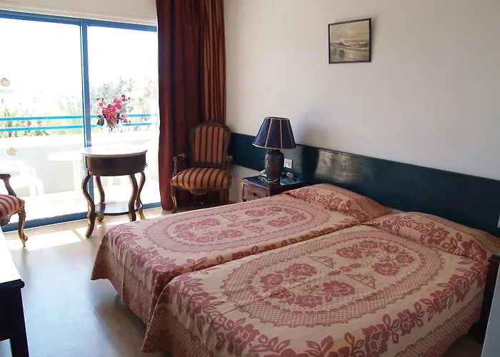 Paphiessa & מלון 3*